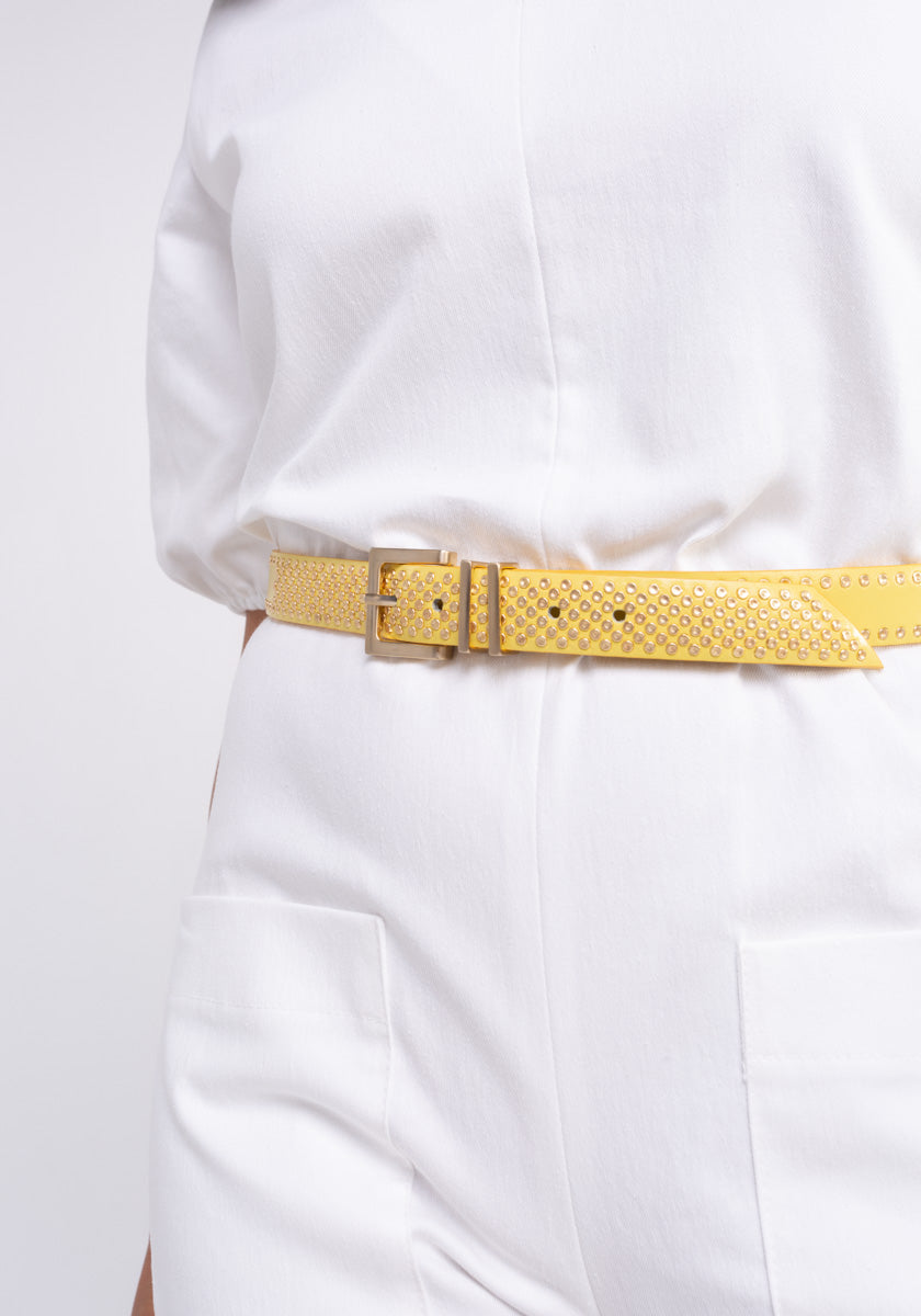 ceinture large femme cuir coloris jaune yellow détails clous made in italy SONGE Lab porté
