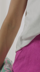 Short FICA Femme coloris fuchsia en 100% lin femeture pression devant Made in France SONGE lab vidéo