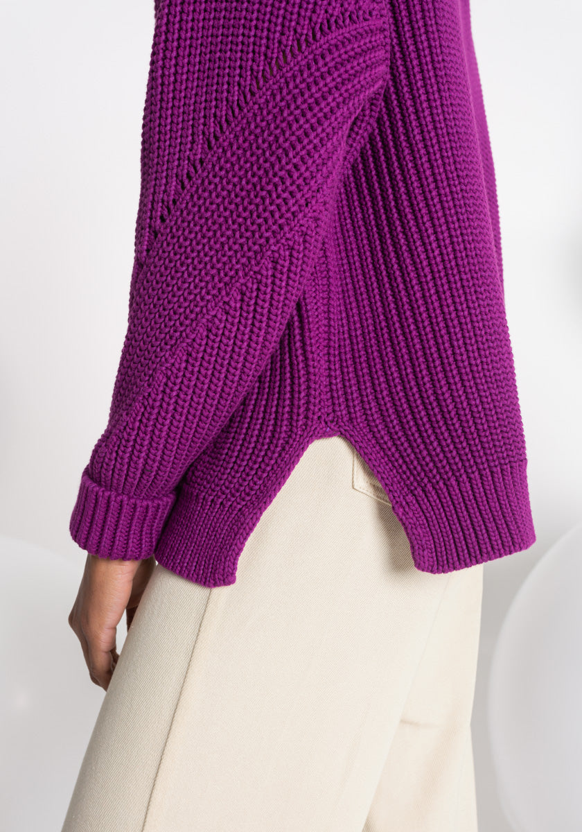 Pull femme SAO col rond violet tricoté en france SONGE lab détail fente côté