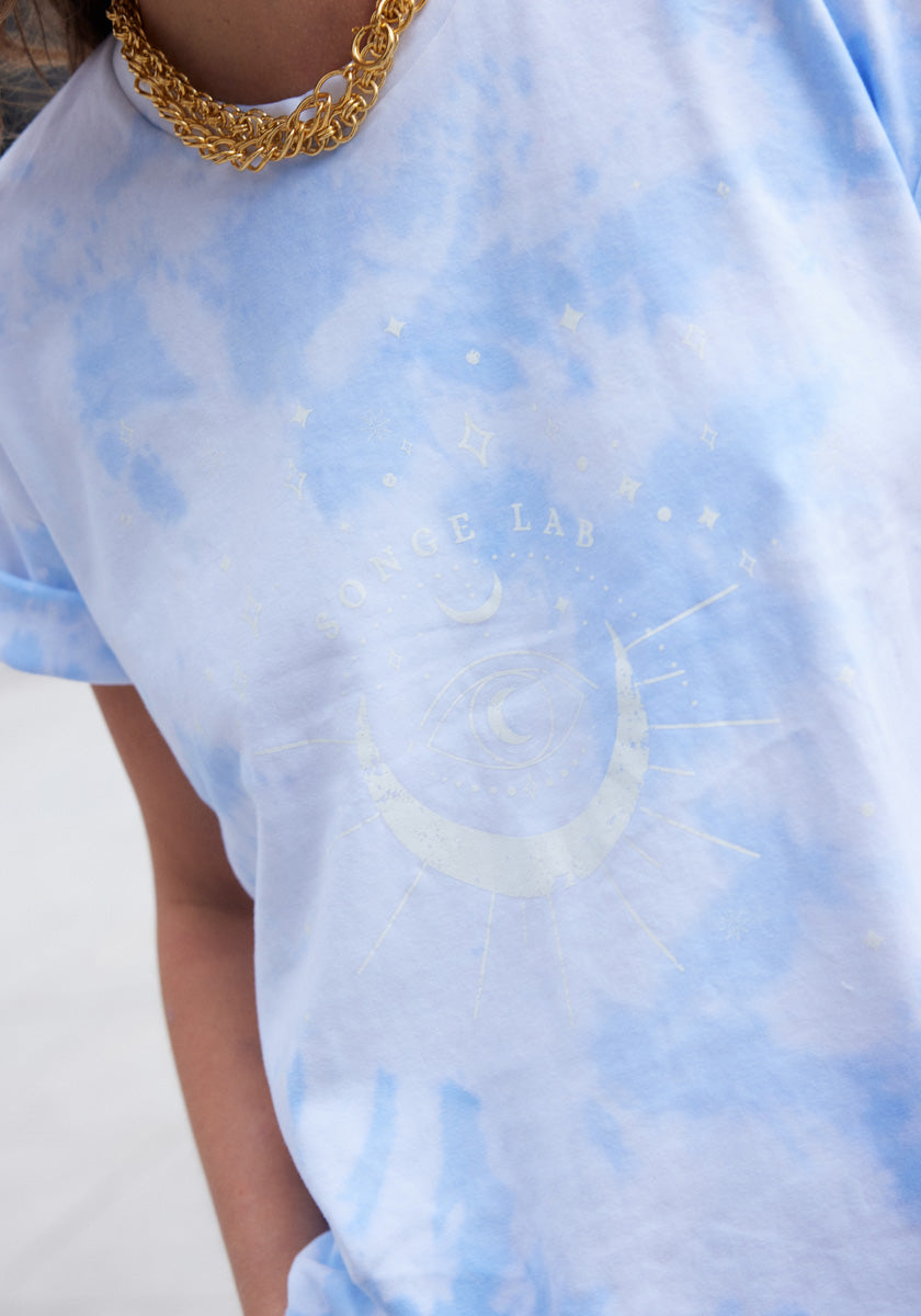 Tee shirt femme tie&amp;dye bleu ciel manches courtes MOON SONGE Lab zoom logo