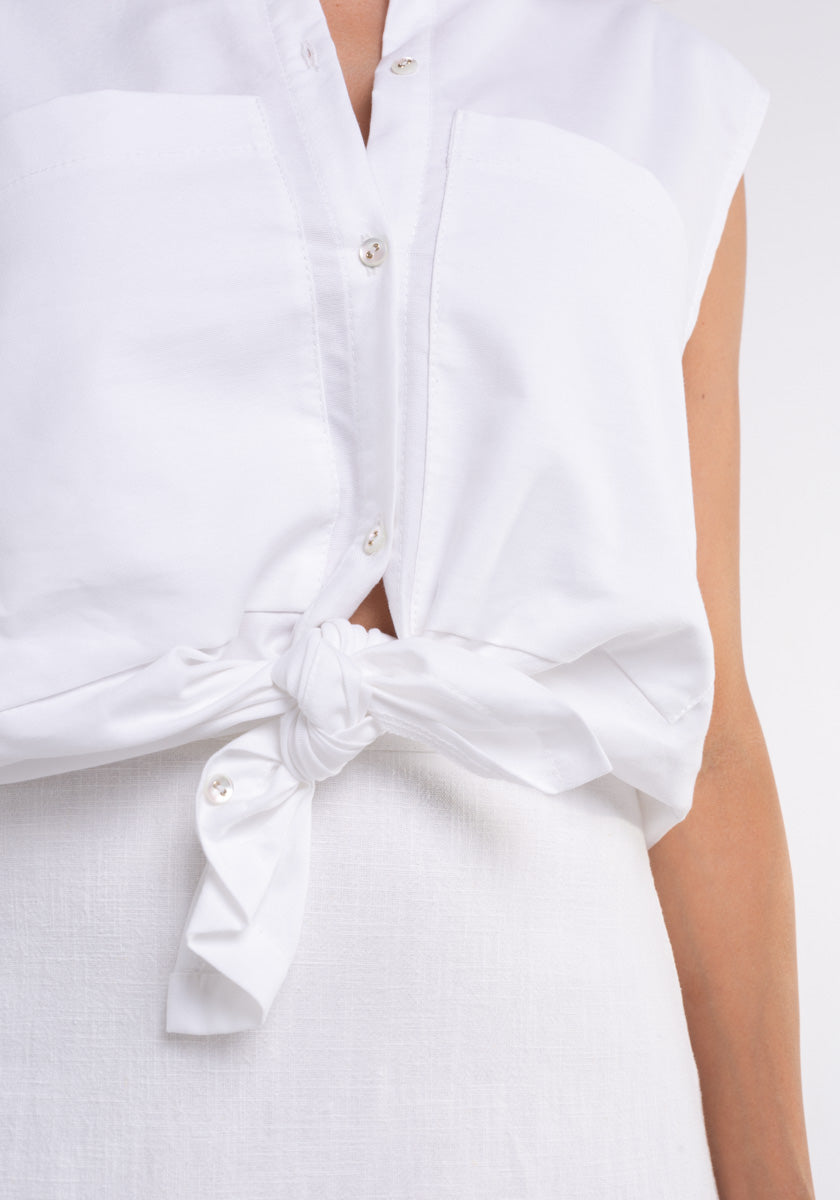 Chemise femme blanche sans manches été grandes poches plaquées Made in france SONGE lab détail nouée