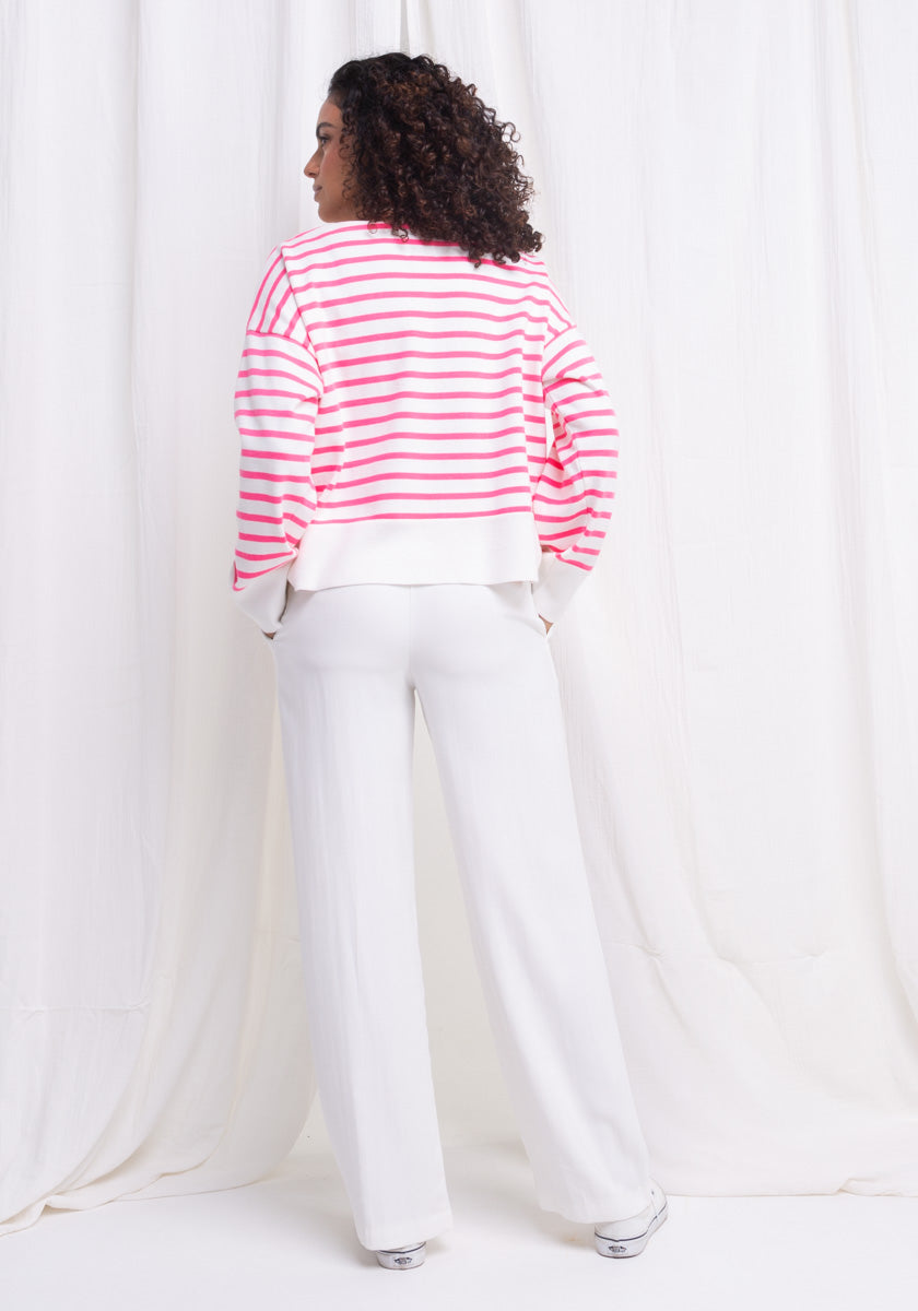 Pull Marinière femme LEOA coloris Néon pink tricotée en France détails boutons côté col bateau SONGE lab silhouette dos