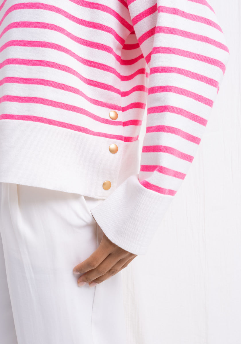 Pull Marinière femme LEOA coloris Néon pink tricotée en France détails boutons côté col bateau SONGE lab détails boutons côté