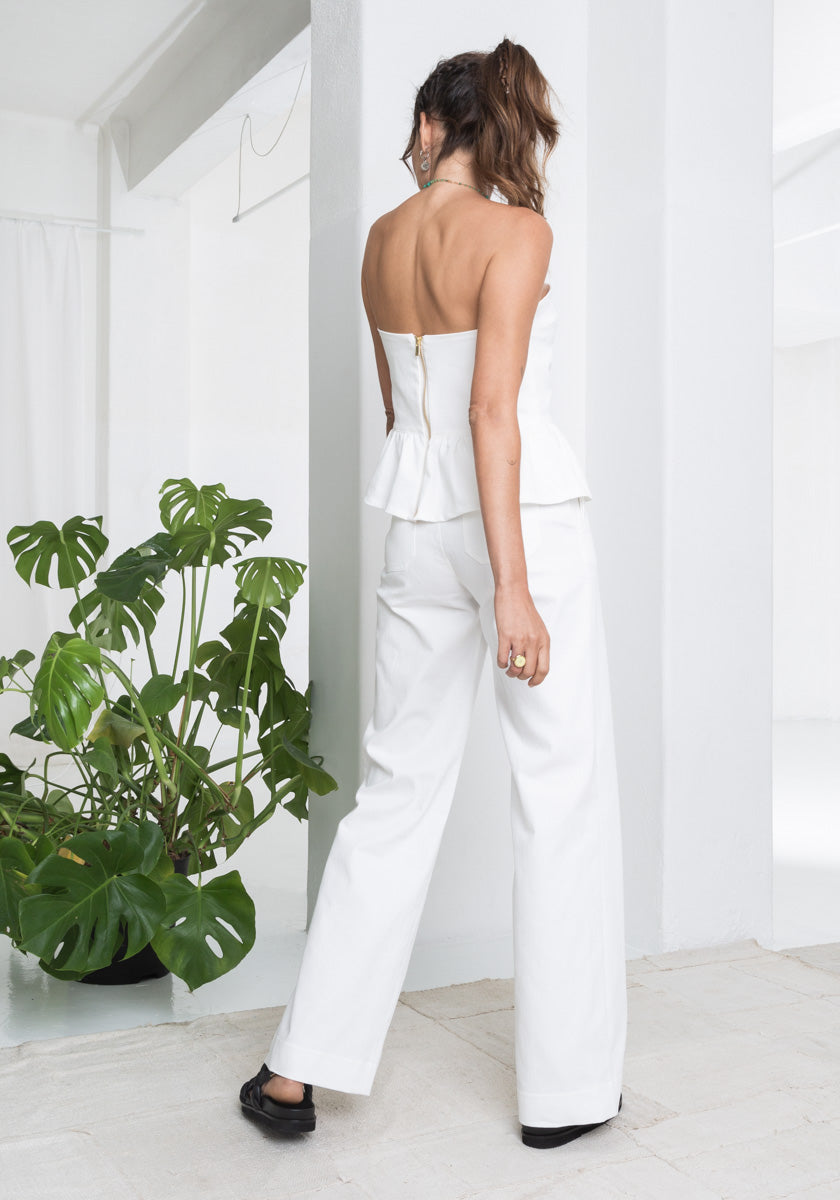 Pantalon droit blanc BRANCA femme poches côté tissu élasthanne Made in france SONGE lab dos porté avec bustier
