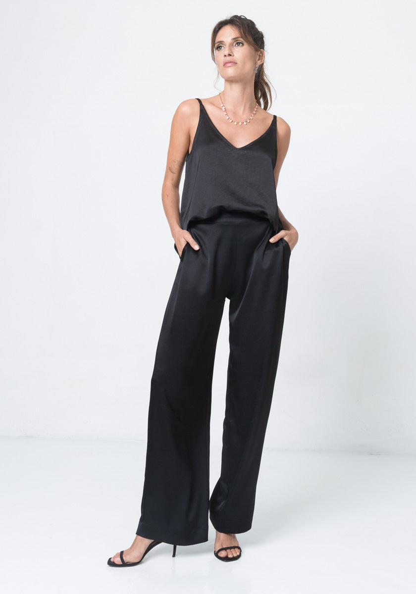 Pantalon MIRAMAR Black femme coupe ample et fluide tissu satiné texturé Made in france SONGE lab silhouette