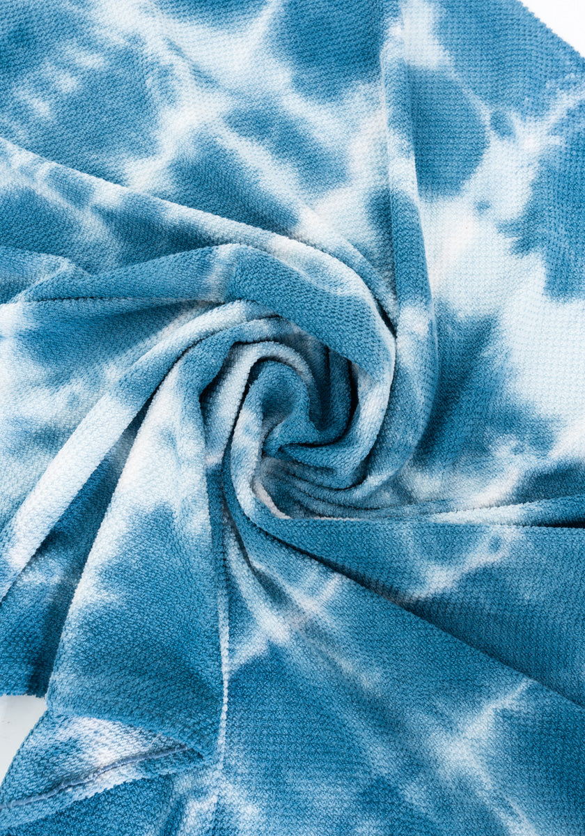Drap de plage SONGE CASA colori Azul Tie &amp; dye réalisé artisanalement 100% coton éponge Made in france SONGE lab détail tissu