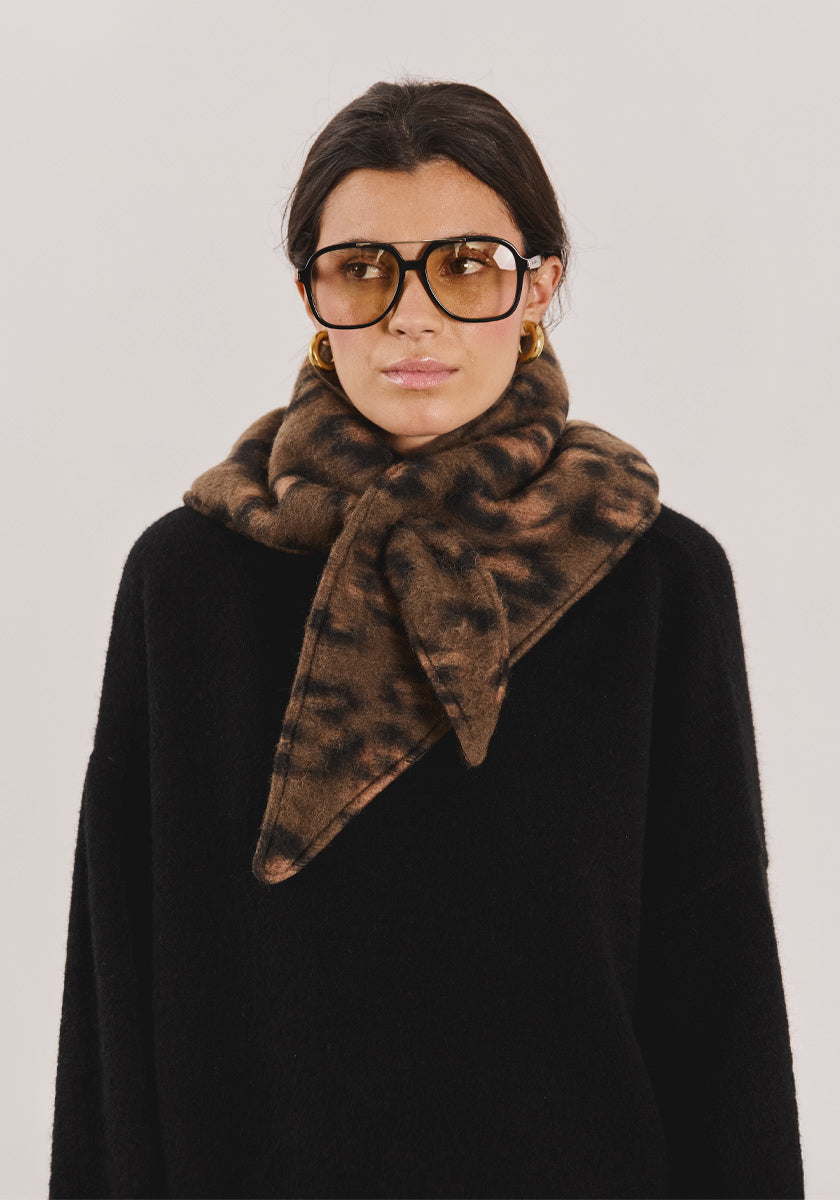 Foulard triangle léopard