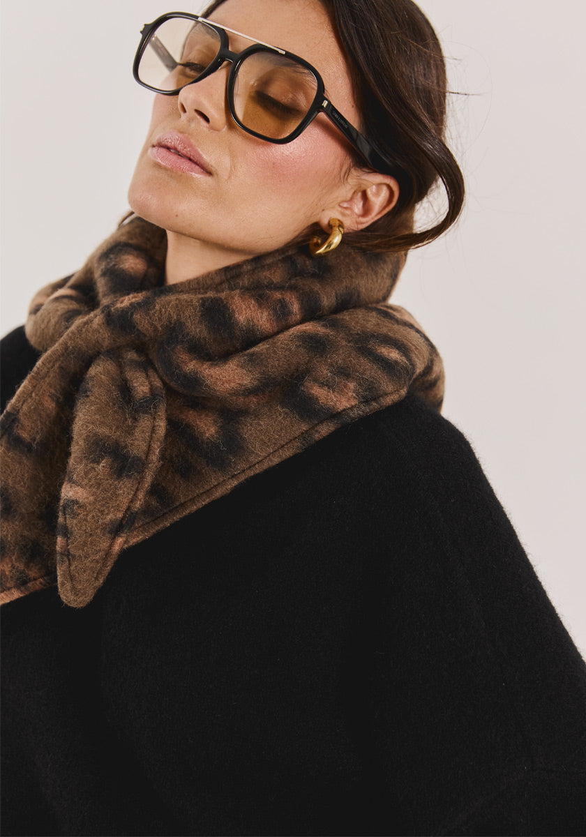 Foulard triangle léopard