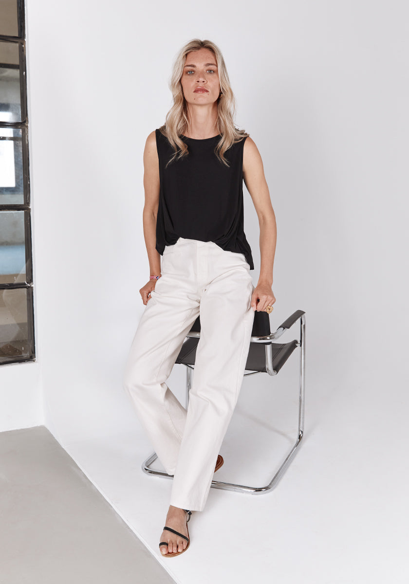 Top IVO Black