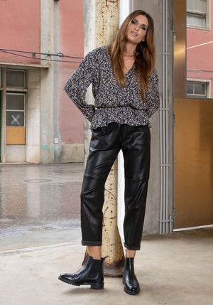 Top MARA manches longues col V élastique taille, colori Wild Dahlia, tissu français et confection française SONGE lab