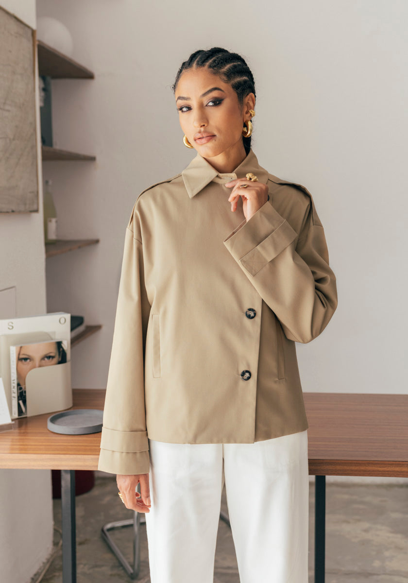 Trench court femme couleur camel