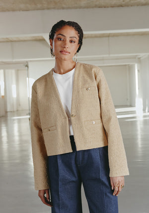 petite veste courte femme grand col V détails poches tickets et boutons bijoux, laine, made in france