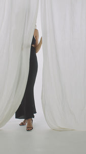Robe longue femme CAPARICA coloris Noir détail fentes côté robe. Robe fluide et légère été. Made in france SONGE lab vidéo