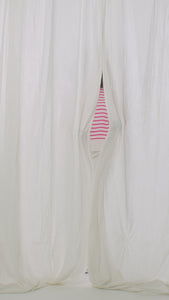 Pull Marinière femme LEOA coloris Néon pink tricotée en France détails boutons côté col bateau SONGE lab vidéo