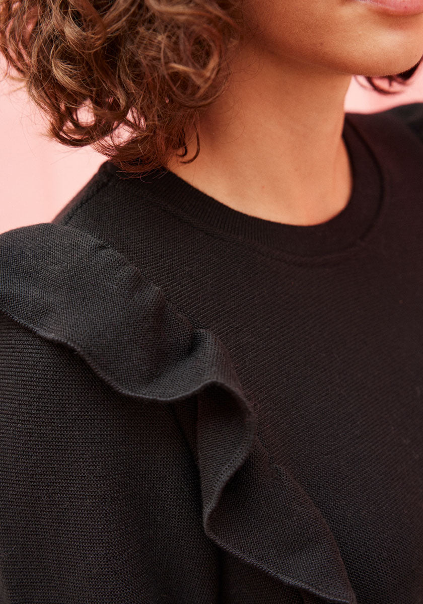 pull femme noir aldeia volants tricoté en france SONGE Lab détail col