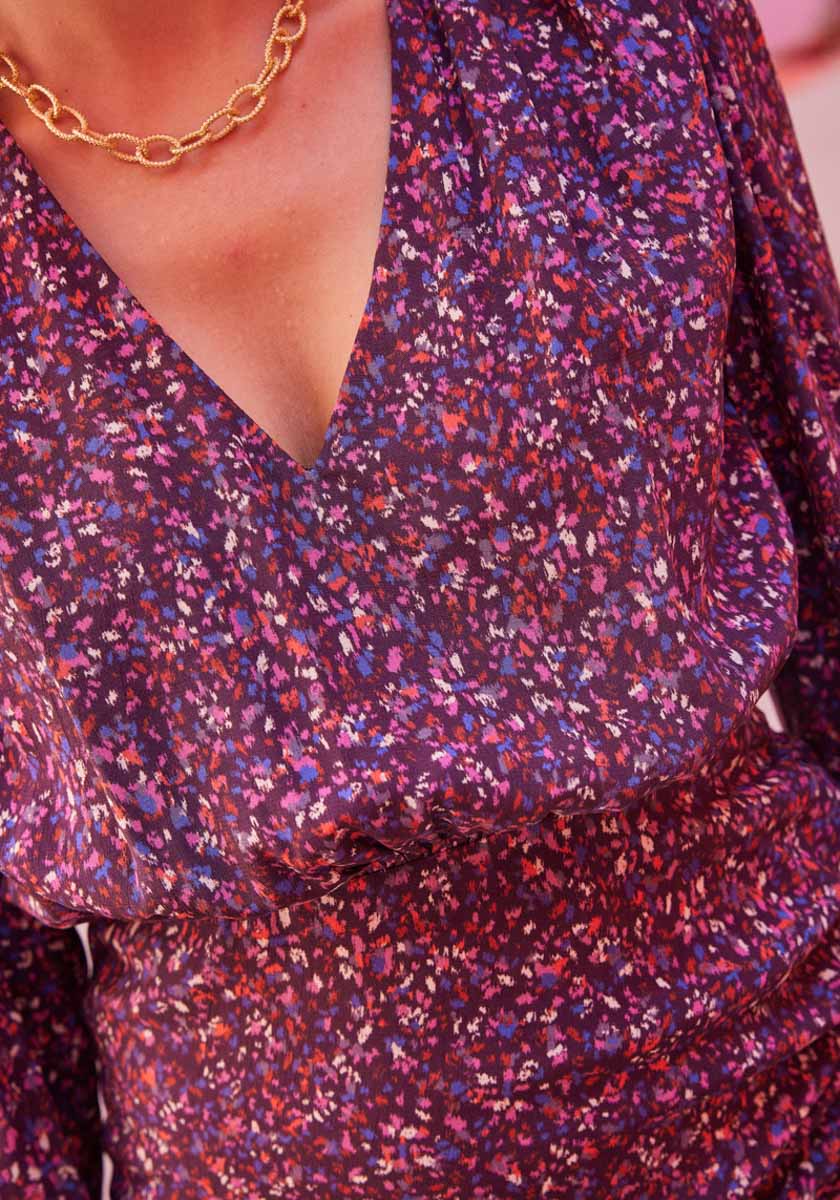 Robe courte femme col v manches longues made in france VIDA coloris burgundy SONGE Lab zoom décolleté