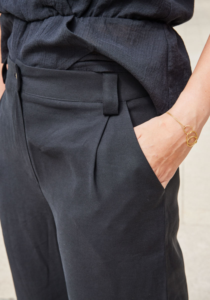 Pantalon noir large fluide femme ALGES SONGE Lab détail poche
